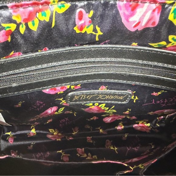 EUC Betsey Johnson Black and White Checkered Clutch With Floral Lining